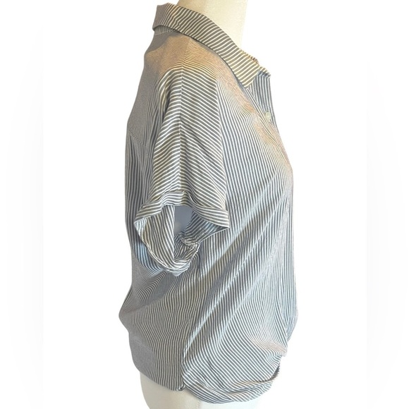 BCBGeneration Short Sleeve Button Down in Gray and White Stripes Size S - Picture 2 of 6